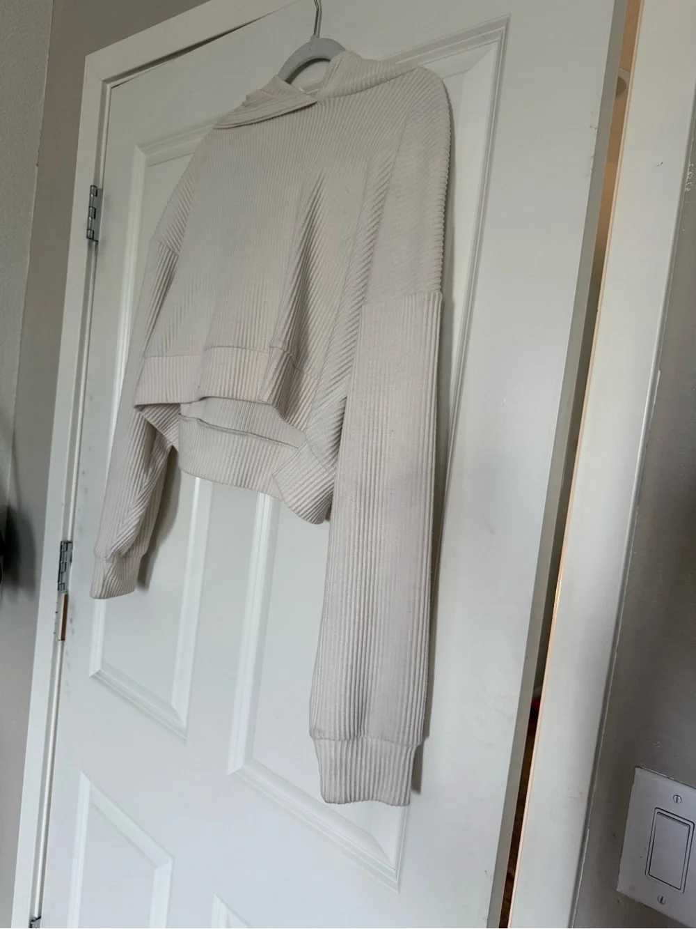 Alo Yoga Ribbed Cropped Hoodie | Size Medium | Cream Lounge Sweatshirt